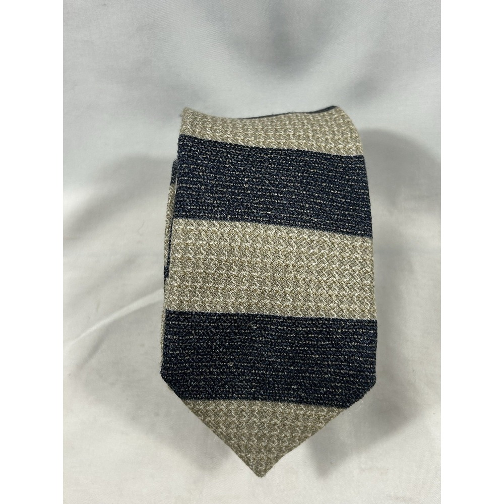 HR2 Holt Renfrew 100% Silk Knit Mens Tie Navy Beige Wide Stripe Designer Necktie